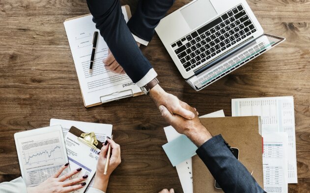 Fusões e aquisições na Europa crescem 23% e atingem os 255 mil milhões de dólares no 1º semestre