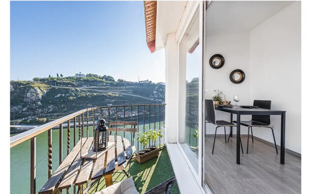 Alojamento Local: efeito Páscoa prolongou-se para Abril...