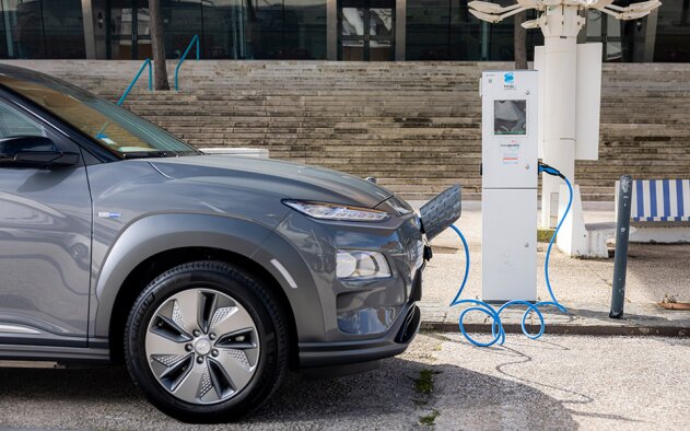 MOBI.E lança concurso para instalar 156 postos de carregamento em 62 municípios