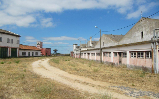 Antigas secas do bacalhau em Alcochete - Projecto do Conjunto Turístico da Praia dos Moinhos