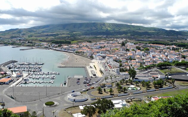 Governo dos Açores consigna construção de 39 habitações na Praia da Vitória