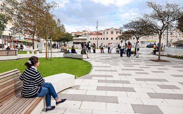 Setúbal celebra requalificada Praça do Brasil
