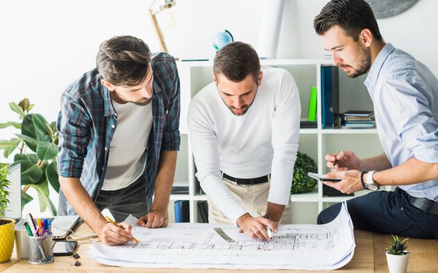 Arquitectos - Freepik