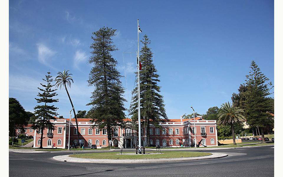 00 - Palácio-do-Alfeite- Foto Marinha-Portuguesa - in Trienal de Arquitectura.jpg