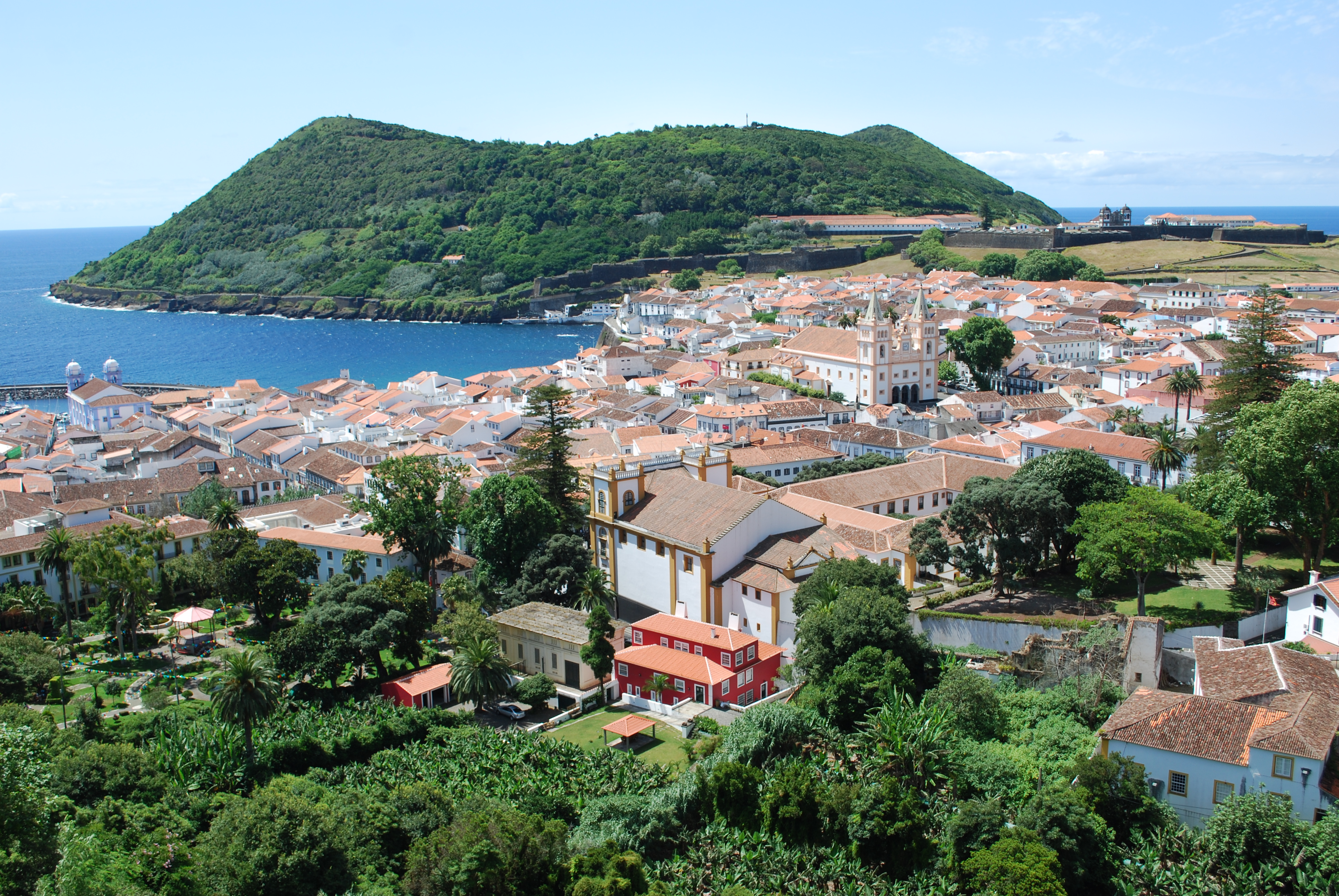 Angra_do_Heroismo - Por Concierge.2C Wikimedia.jpg