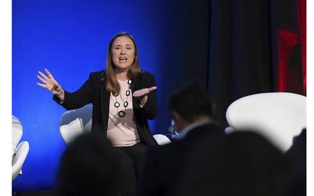 Lisboa apela a promotores imobiliários que baixem valor da renda mínima para parcerias.