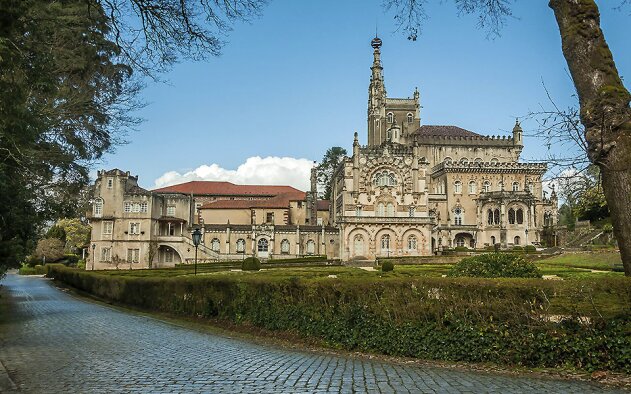 Programa REVIVE abre concurso para concessão do Palácio Hotel do Bussaco